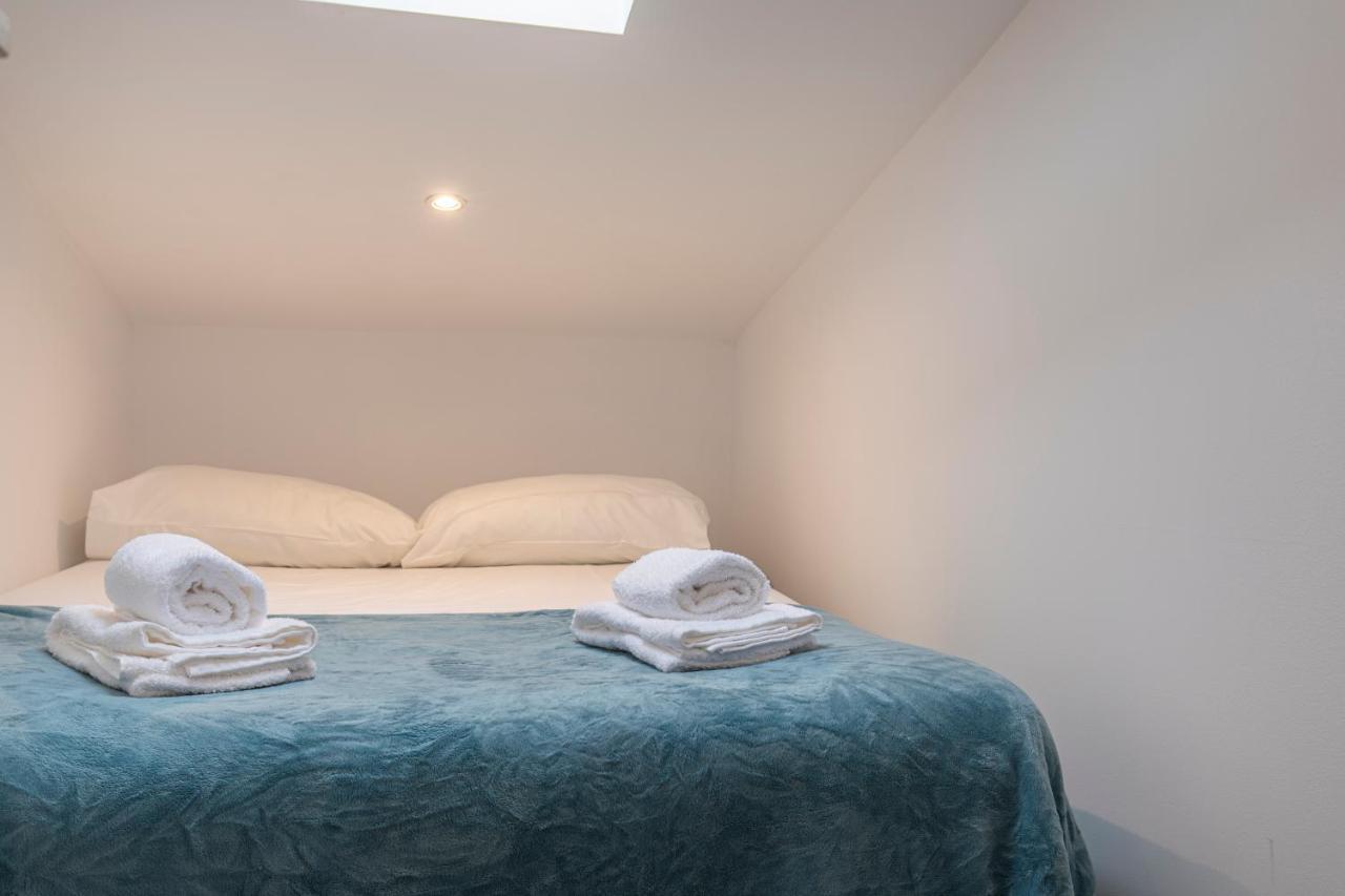 Condessa 2Bdr Duplex By Lovelystay Lisbona Esterno foto
